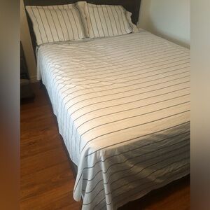 TOMMY HILFIGER QUEEN 4 piece set of cotton blend bed sheets